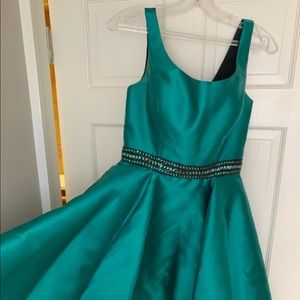 Mac Duggal